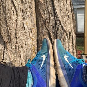 Meet your Posher, Lea